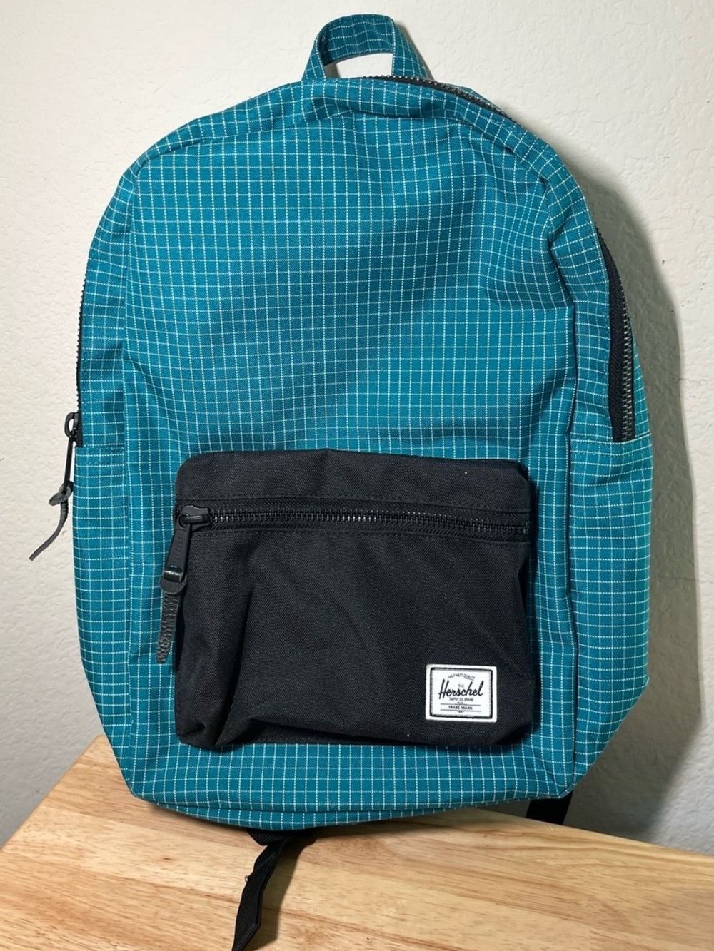 HERSCHEL SUPPLY CO. SETTLEMENT BACKPACK
Ocean Depths Grid